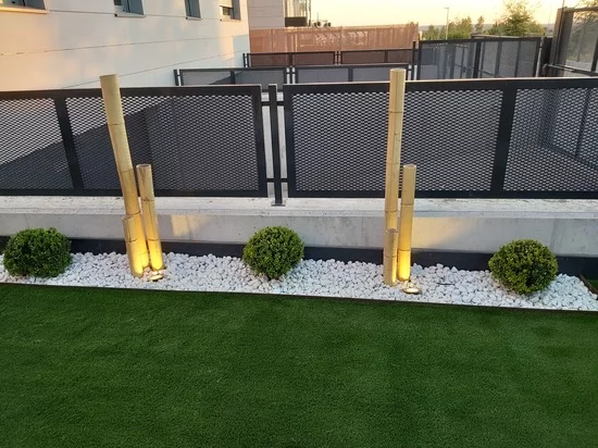 Foco led empotrable en jardinera